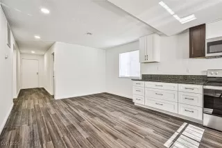 Photo #2: 2713166 Listing 