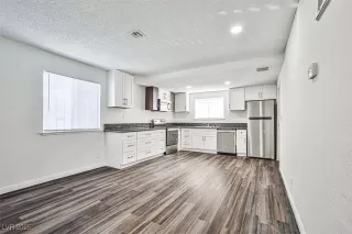 Photo #6: 2713166 Listing 