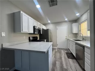 Photo #3: 2713170 Listing 