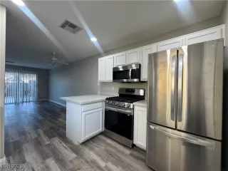 Photo #4: 2713170 Listing 