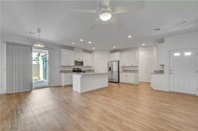 MLS: 2713181 Condo For Sale