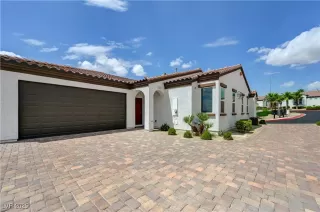 Photo #1: 2713181 Listing