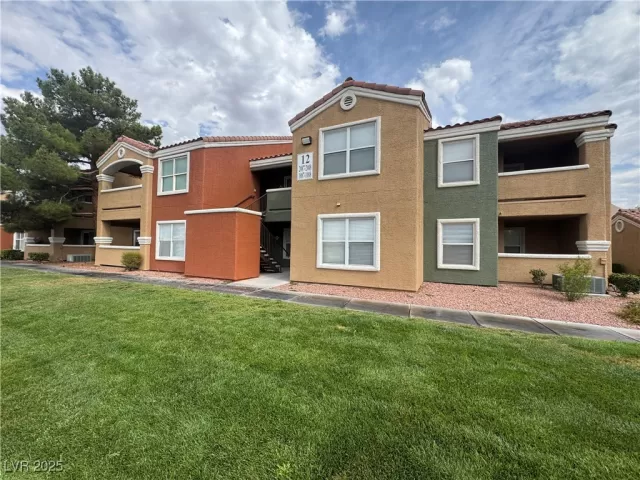 MLS: 2713197 Condo For Sale