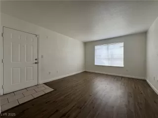 Photo #2: 2713197 Listing 