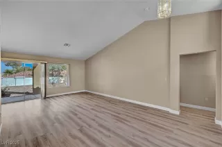 Photo #5: 2713227 Listing 