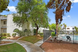 Photo #2: 2713232 Listing 