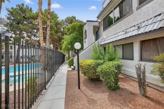 Photo #3: 2713232 Listing 