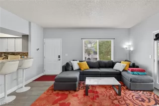 Photo #6: 2713232 Listing 