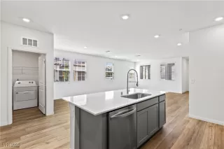 Photo #1: 2713270 Listing 