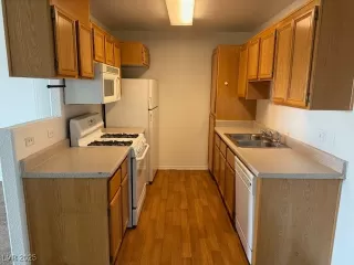 Photo #4: 2713280 Listing 