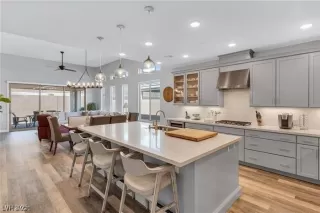 Photo #2: 2713292 Listing 