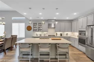 Photo #3: 2713292 Listing 