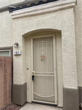 Photo #1: 2713293 Listing