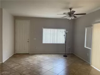 Photo #3: 2713293 Listing