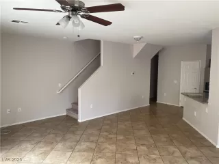 Photo #4: 2713293 Listing