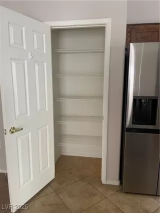 Photo #6: 2713293 Listing