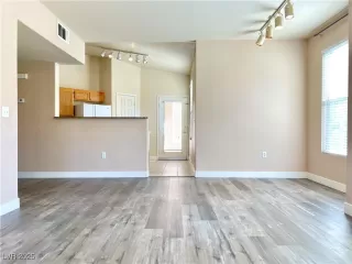 Photo #3: 2713317 Listing 