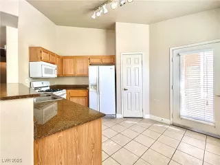 Photo #4: 2713317 Listing 