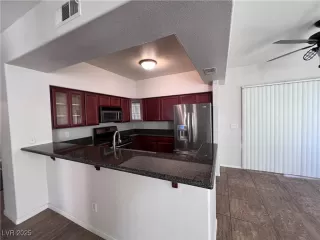 Photo #3: 2713357 Listing 