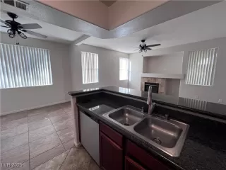 Photo #4: 2713357 Listing 