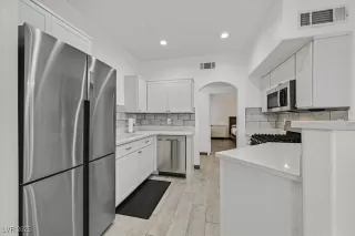 Photo #1: 2713359 Listing