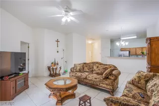 Photo #3: 2713372 Listing 