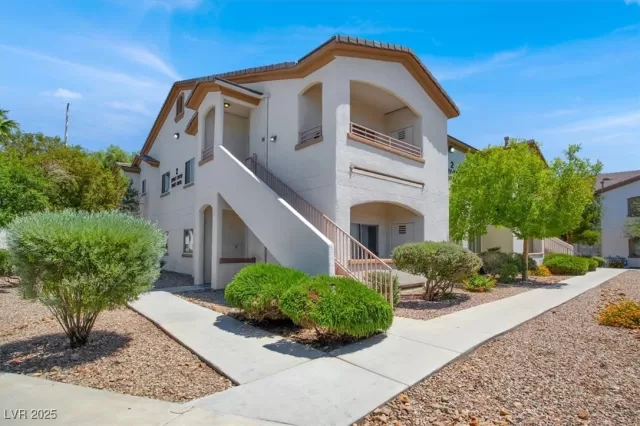 MLS: 2713377 Condo For Sale