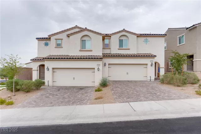 MLS: 2713386 Condo For Sale