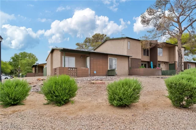 MLS: 2713391 Condo For Sale