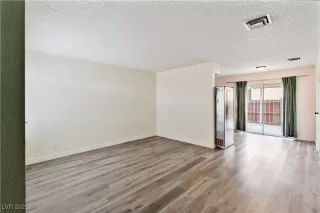 Photo #2: 2713391 Listing 