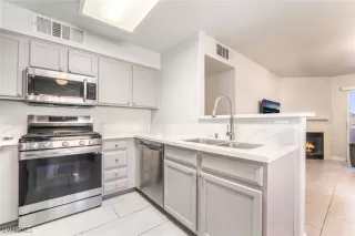 Photo #2: 2713402 Listing