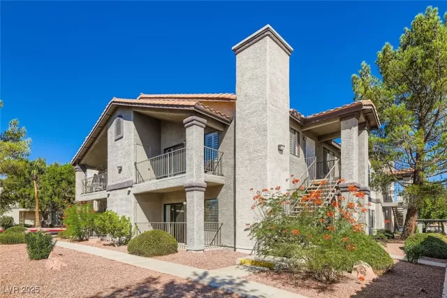 MLS: 2713412 Condo For Sale