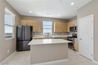 Photo #1: 2713460 Listing 