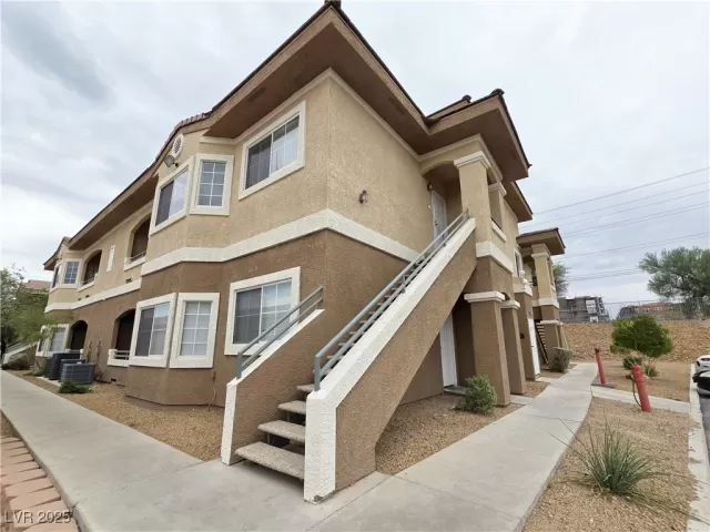 MLS: 2713464 Condo For Sale