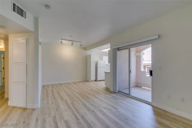 MLS: 2713479 Condo For Sale