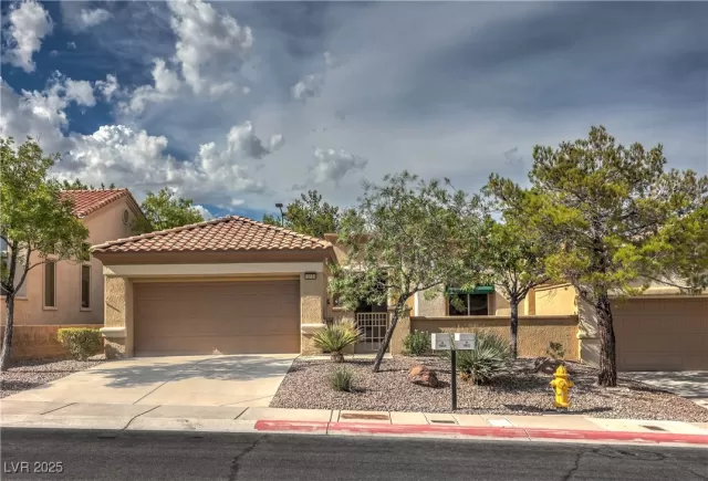 MLS: 2713480 Condo For Sale