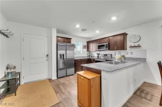 Photo #2: 2713509 Listing 