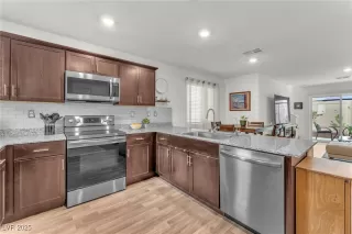 Photo #4: 2713509 Listing 