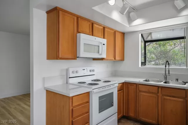 MLS: 2713519 Condo For Sale