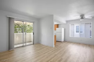 Photo #3: 2713519 Listing