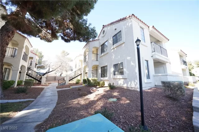 MLS: 2713537 Condo For Sale