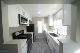 Photo #3: 2713537 Listing