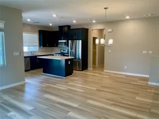 Photo #3: 2713562 Listing 