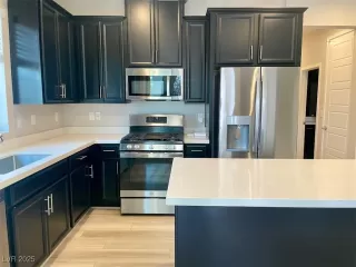 Photo #4: 2713562 Listing 