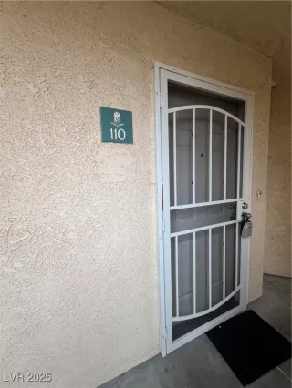 Photo #1: 2713573 Listing 