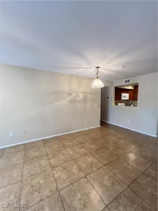 Photo #4: 2713573 Listing 