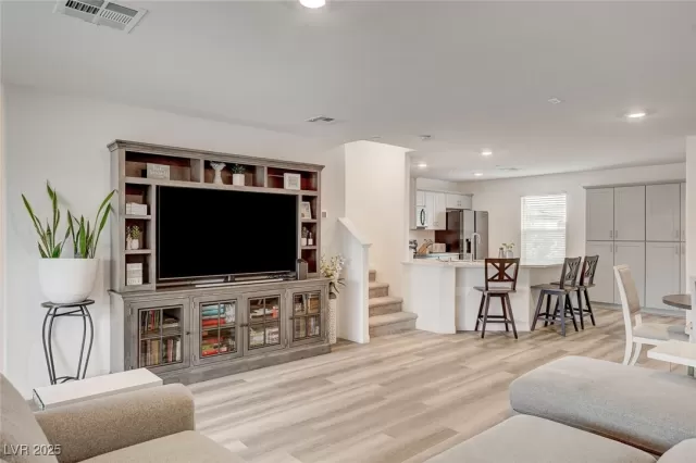 MLS: 2713584 Condo For Sale