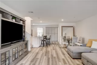 Photo #1: 2713584 Listing 