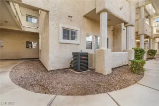 Photo #1: 2713596 Listing