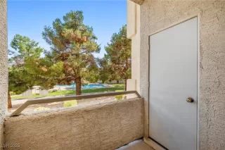 Photo #5: 2713596 Listing